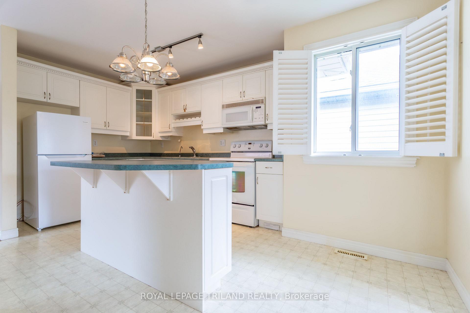 Photo 6 of 39 Juno Drive, St. Thomas — HOMEH