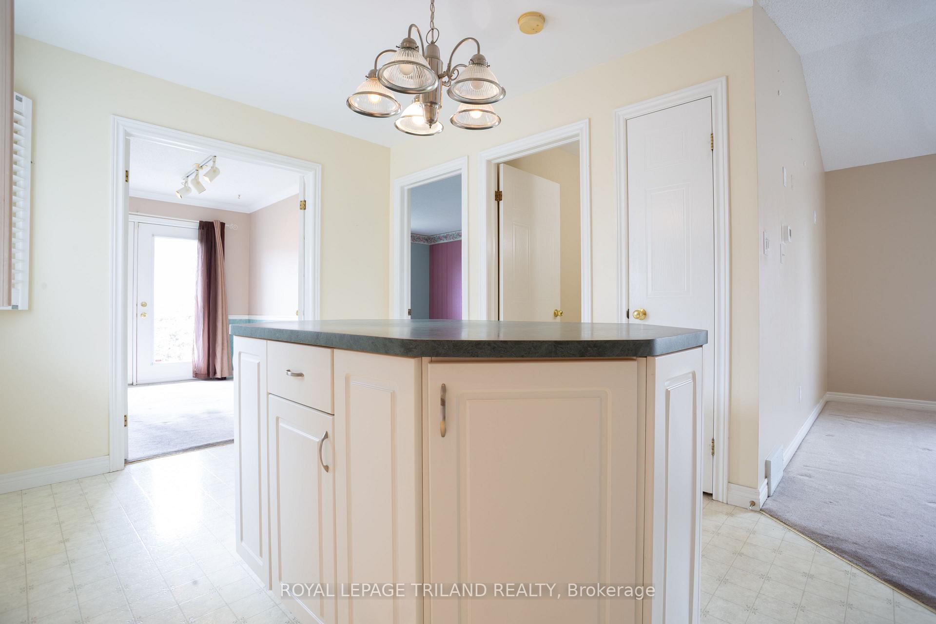 Photo 11 of 39 Juno Drive, St. Thomas — HOMEH
