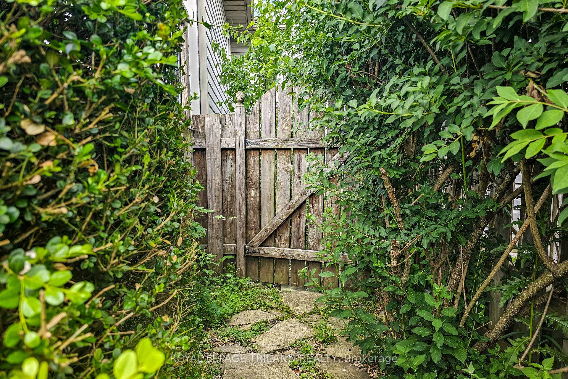 Photo 33 of 39 Juno Drive, St. Thomas — HOMEH
