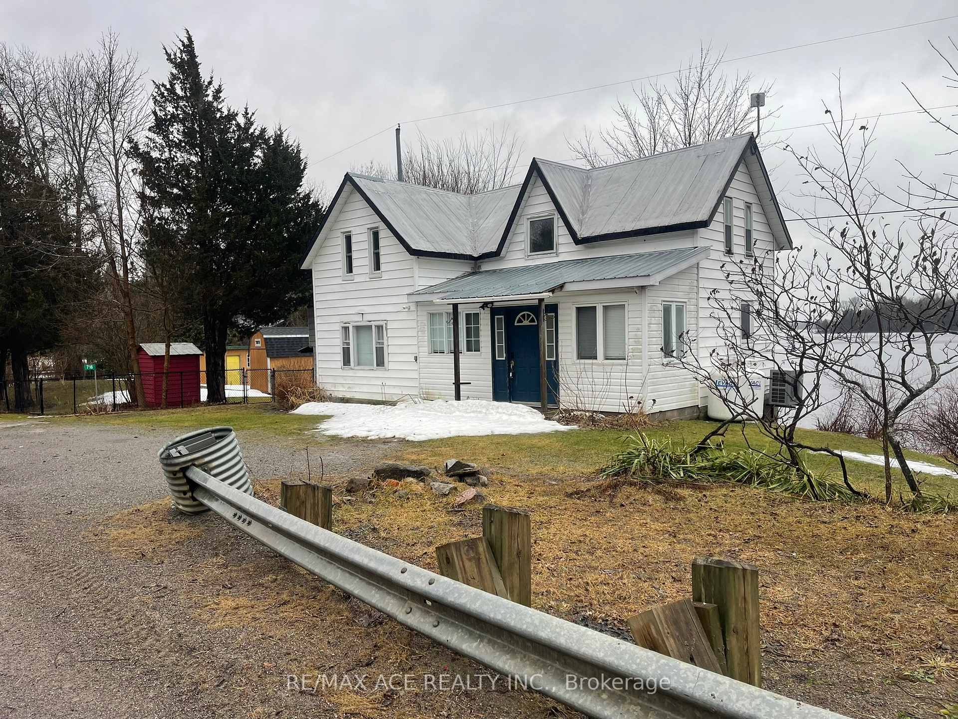 Front of 716 County Rd 15