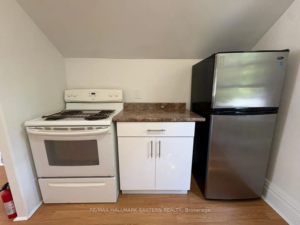Photo 8 of Unit #2, 581 Paterson Street, Peterborough, Town Ward 3 — HOMEH