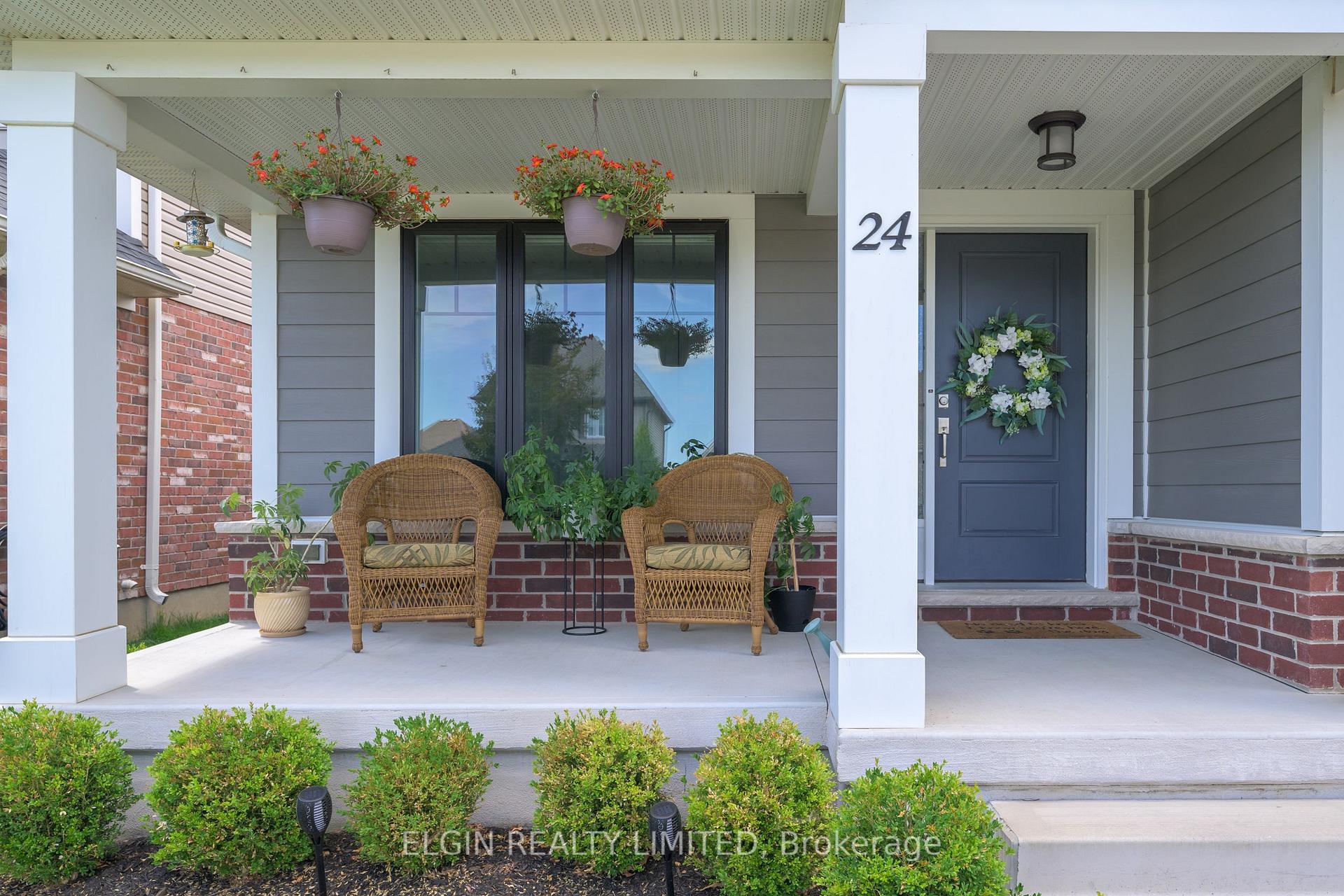 Photo 4 of 24 Ashberry Place, St. Thomas — HOMEH