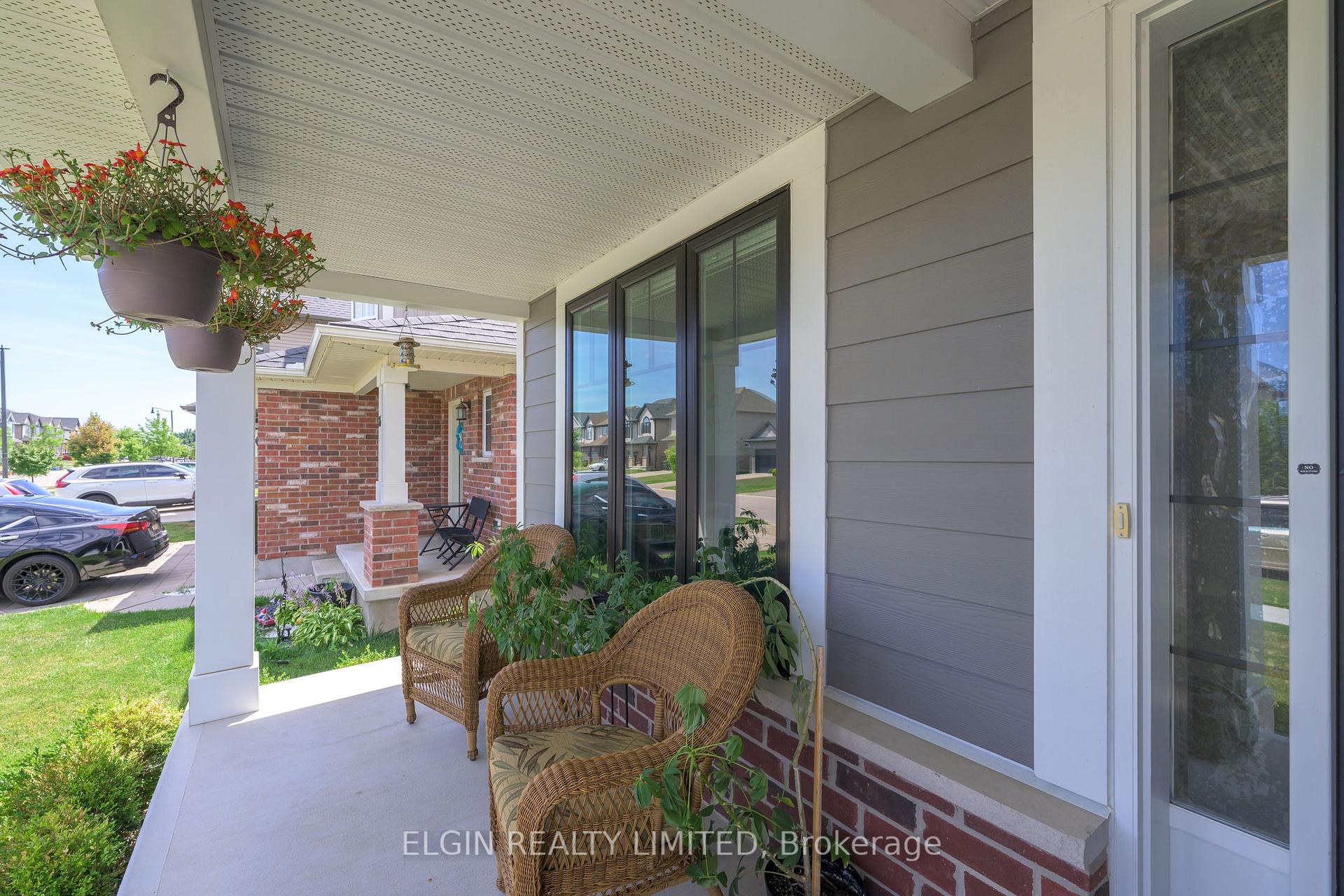 Photo 5 of 24 Ashberry Place, St. Thomas — HOMEH