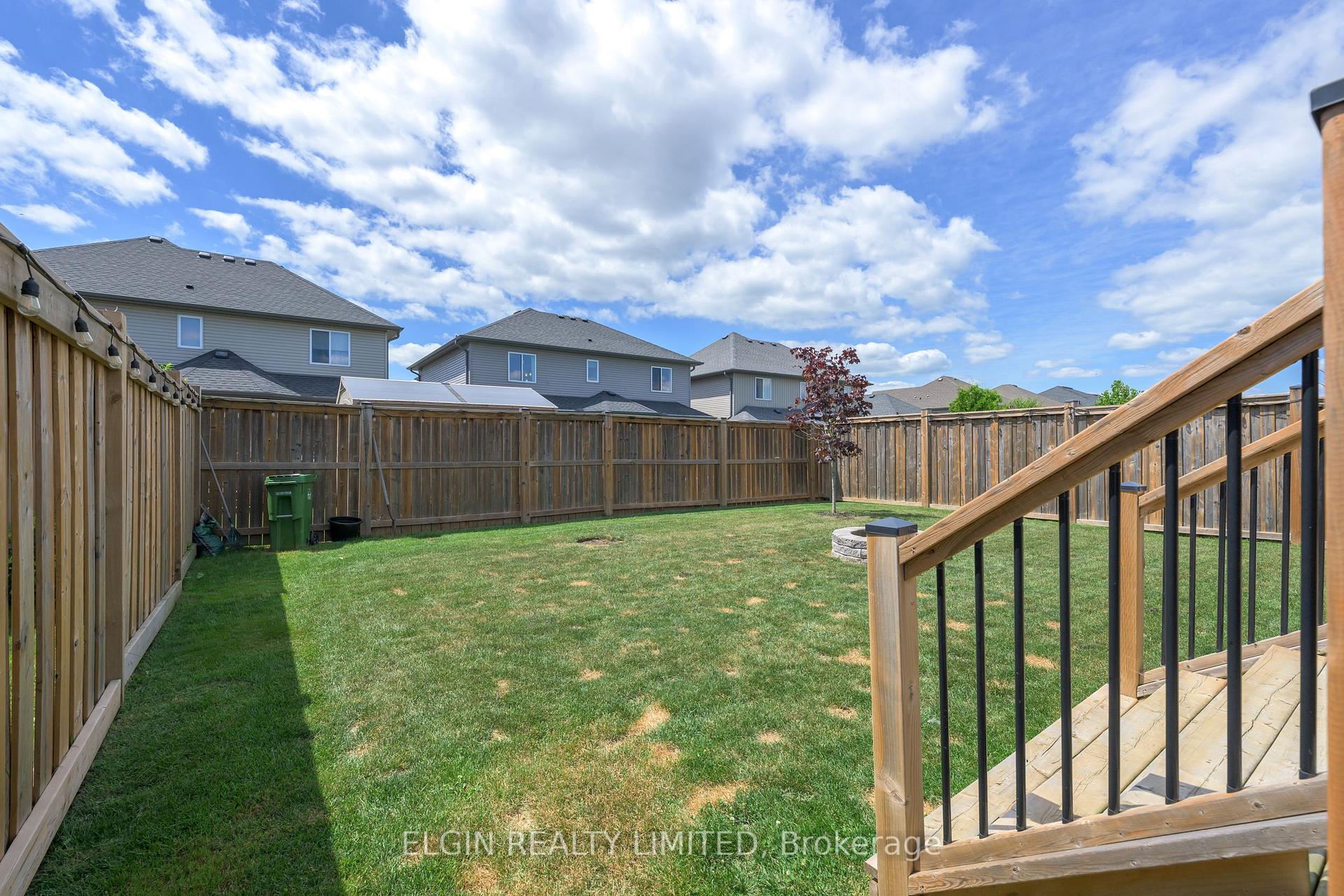 Photo 6 of 24 Ashberry Place, St. Thomas — HOMEH