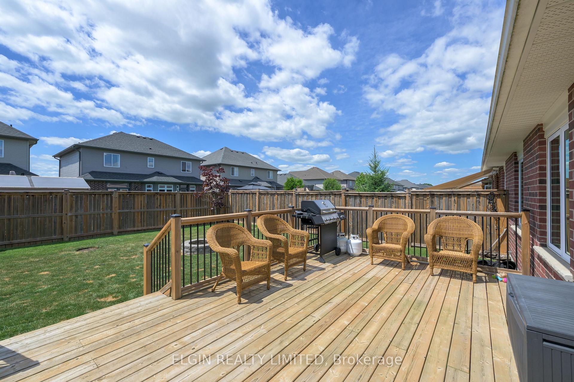 Photo 7 of 24 Ashberry Place, St. Thomas — HOMEH