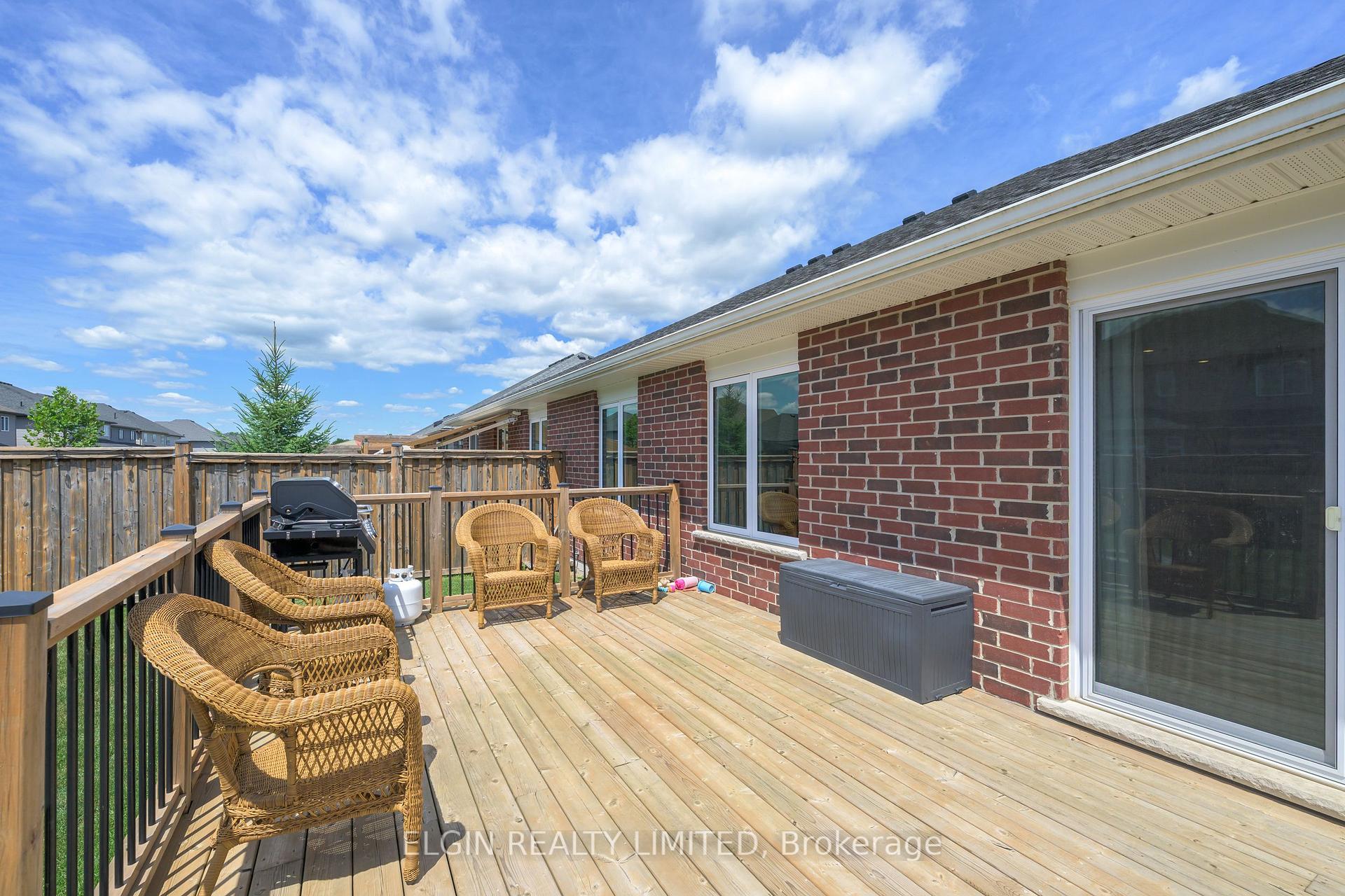 Photo 8 of 24 Ashberry Place, St. Thomas — HOMEH