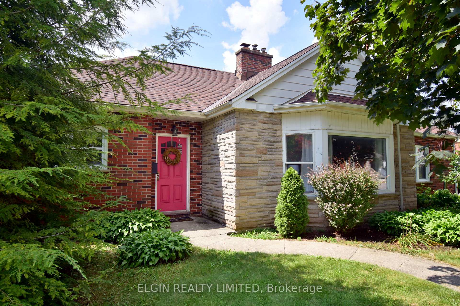 Photo 2 of 145 Wilson Avenue, St. Thomas — HOMEH