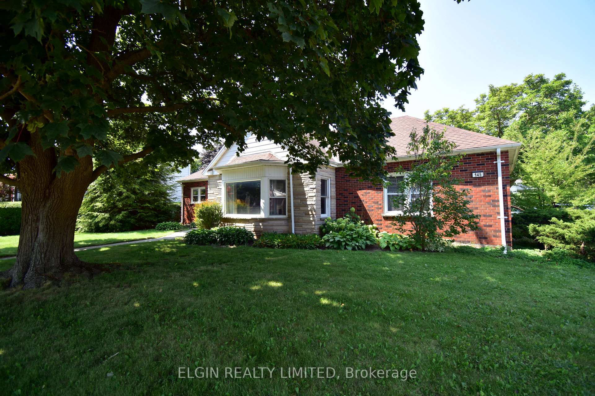 Photo 3 of 145 Wilson Avenue, St. Thomas — HOMEH