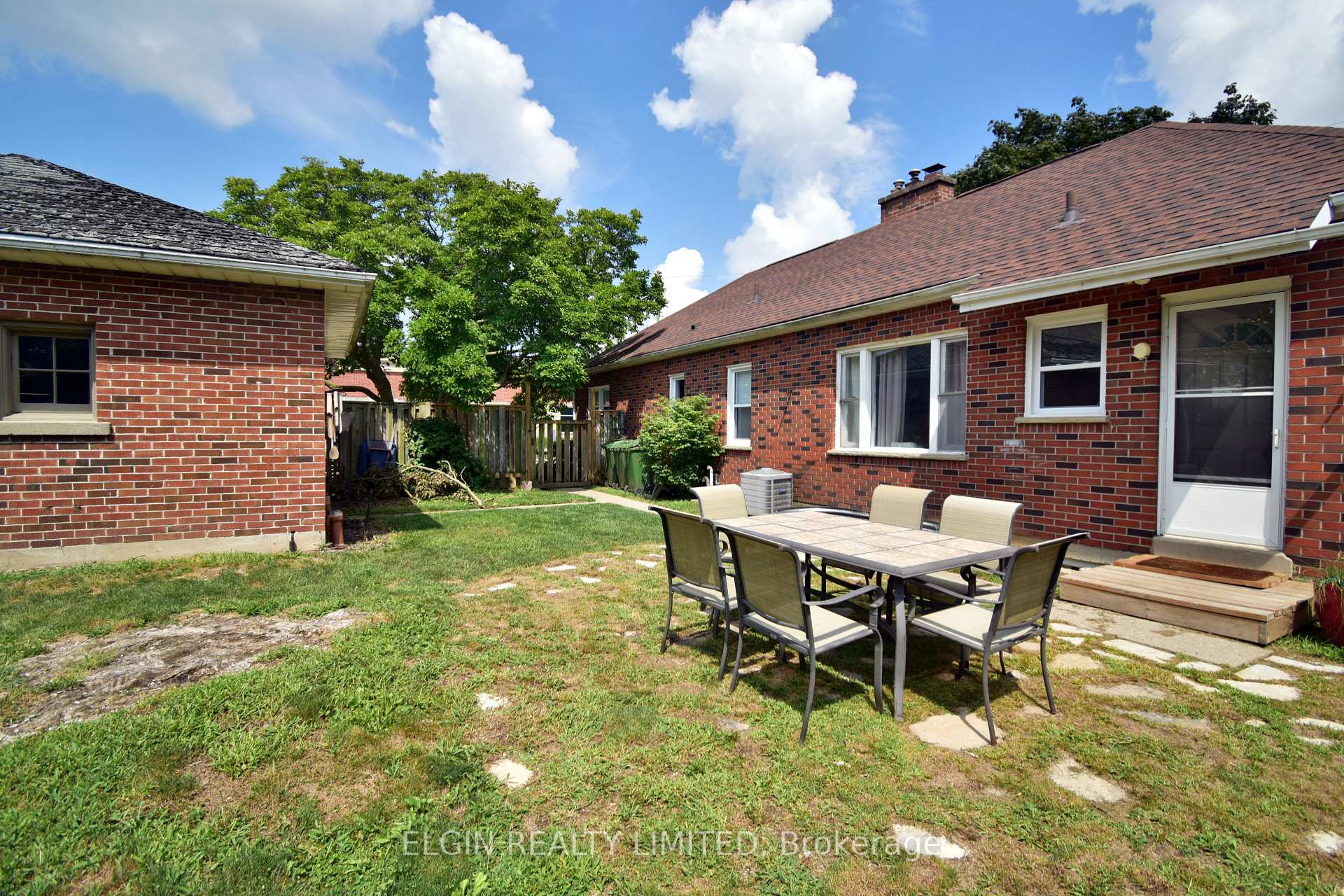 Photo 4 of 145 Wilson Avenue, St. Thomas — HOMEH