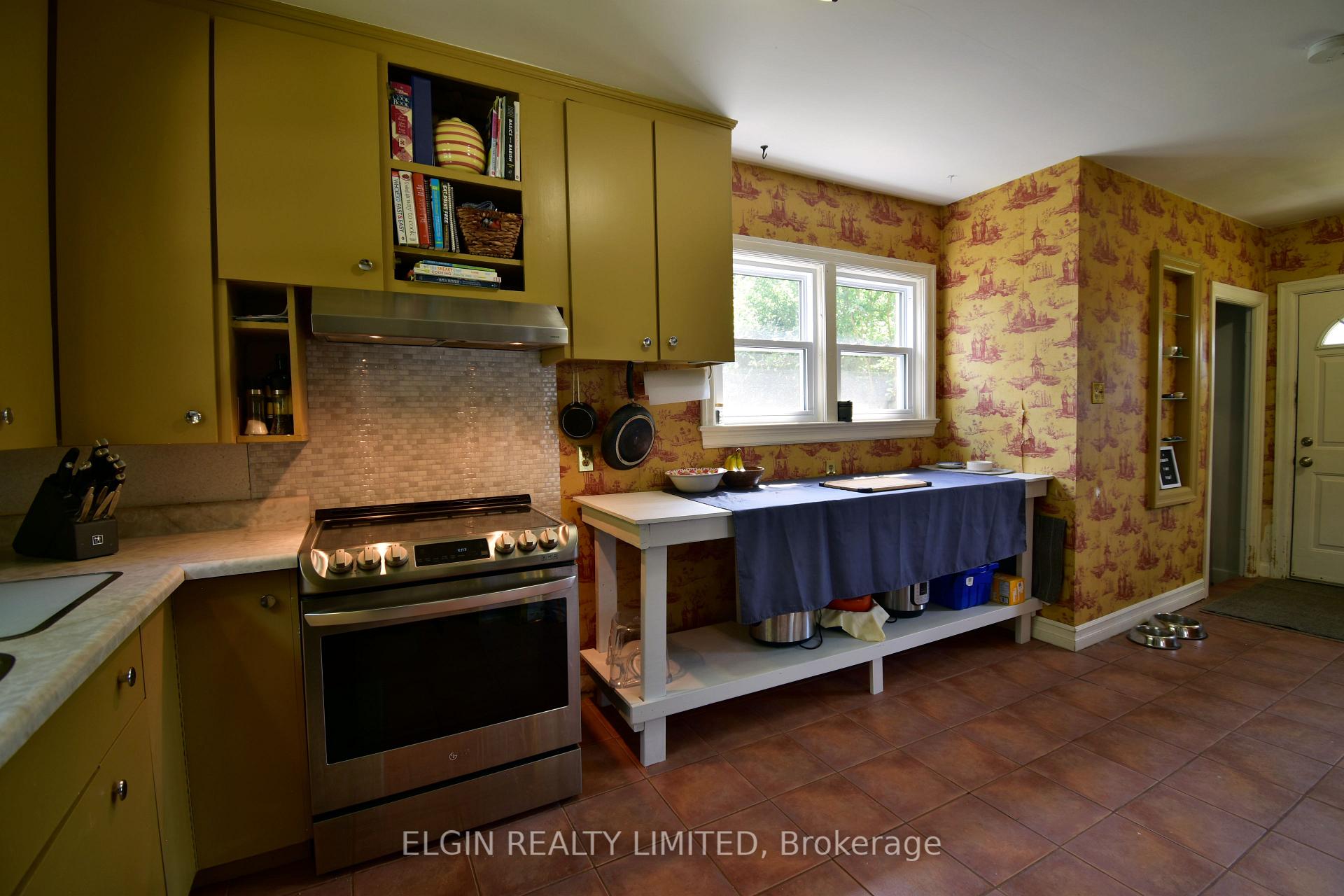 Photo 7 of 145 Wilson Avenue, St. Thomas — HOMEH