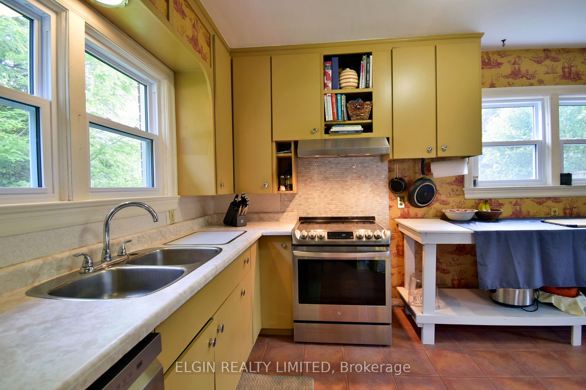 Photo 8 of 145 Wilson Avenue, St. Thomas — HOMEH