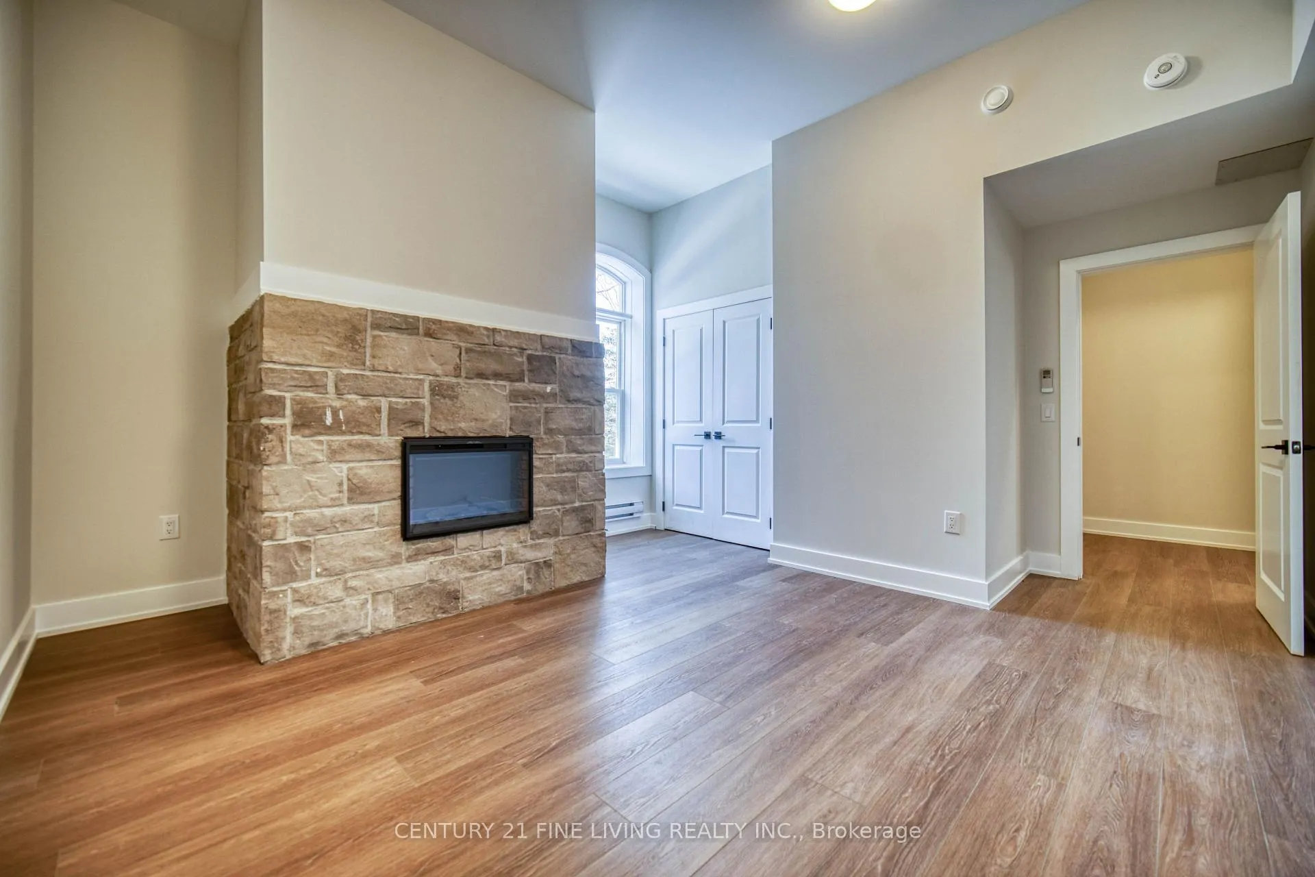Photo 15 of 1614 Ridge Road E, Oro-Medonte, Hawkestone — HOMEH