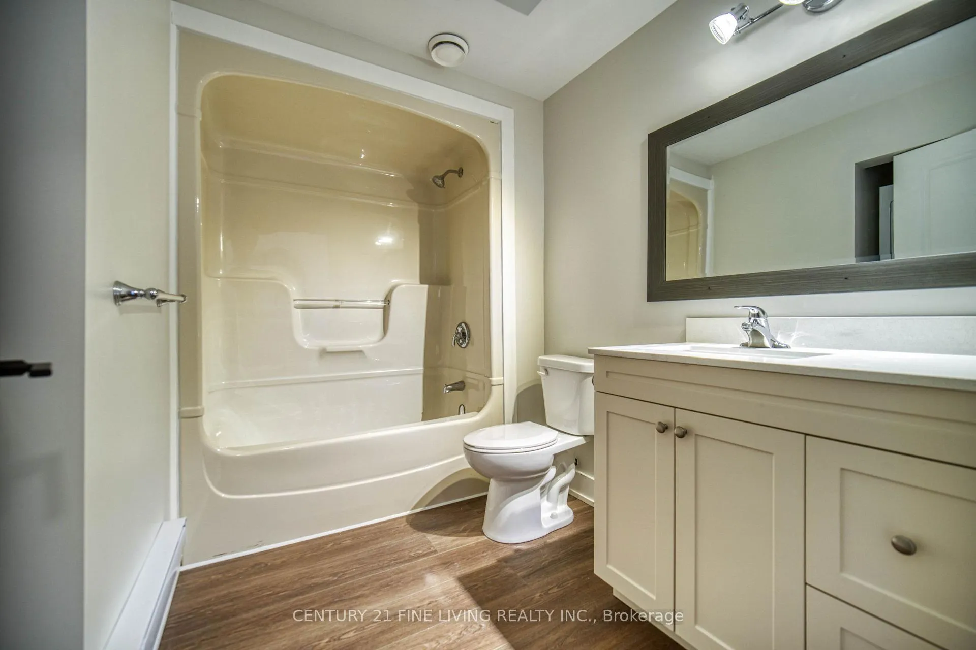 Photo 17 of 1614 Ridge Road E, Oro-Medonte, Hawkestone — HOMEH