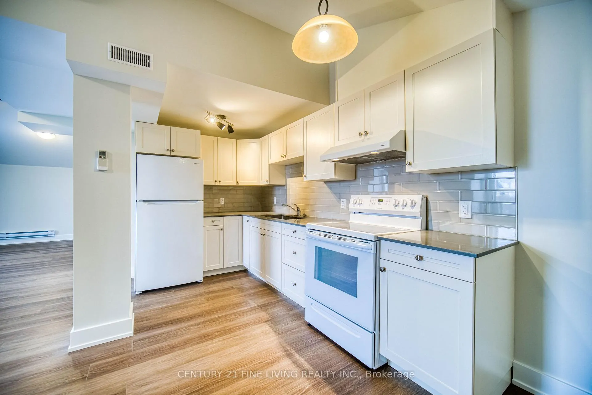 Photo 20 of 1614 Ridge Road E, Oro-Medonte, Hawkestone — HOMEH
