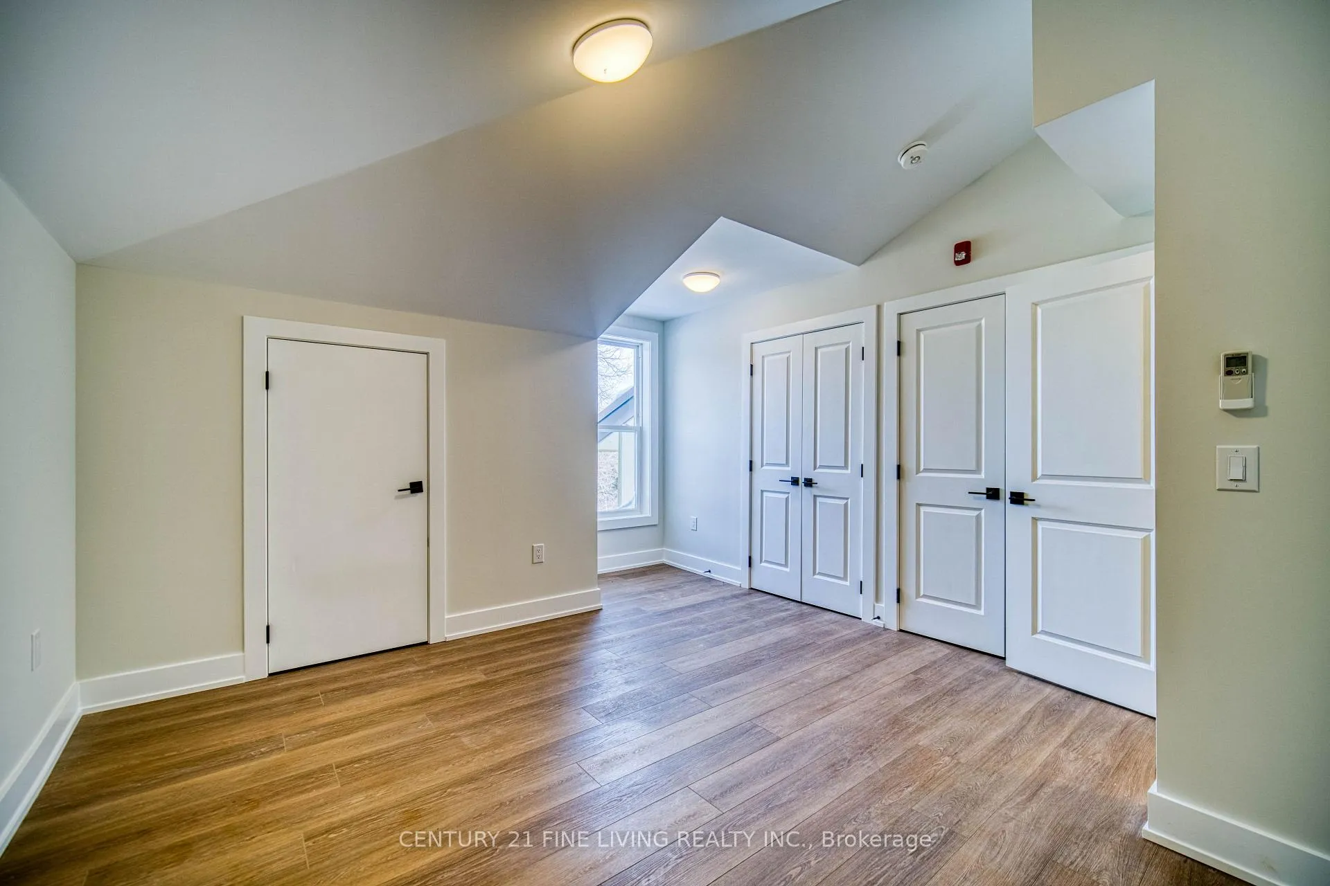 Photo 24 of 1614 Ridge Road E, Oro-Medonte, Hawkestone — HOMEH