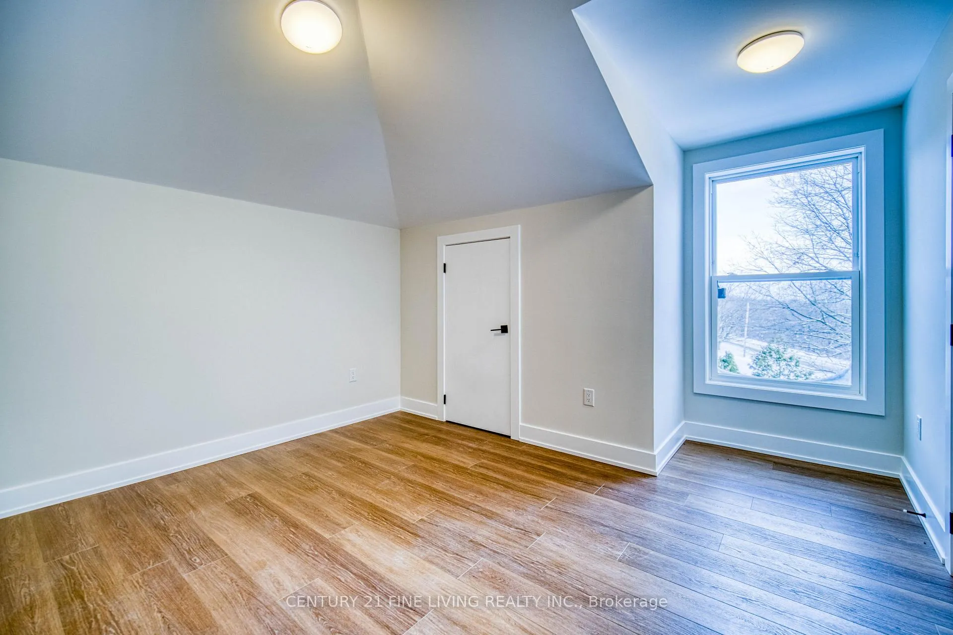 Photo 26 of 1614 Ridge Road E, Oro-Medonte, Hawkestone — HOMEH