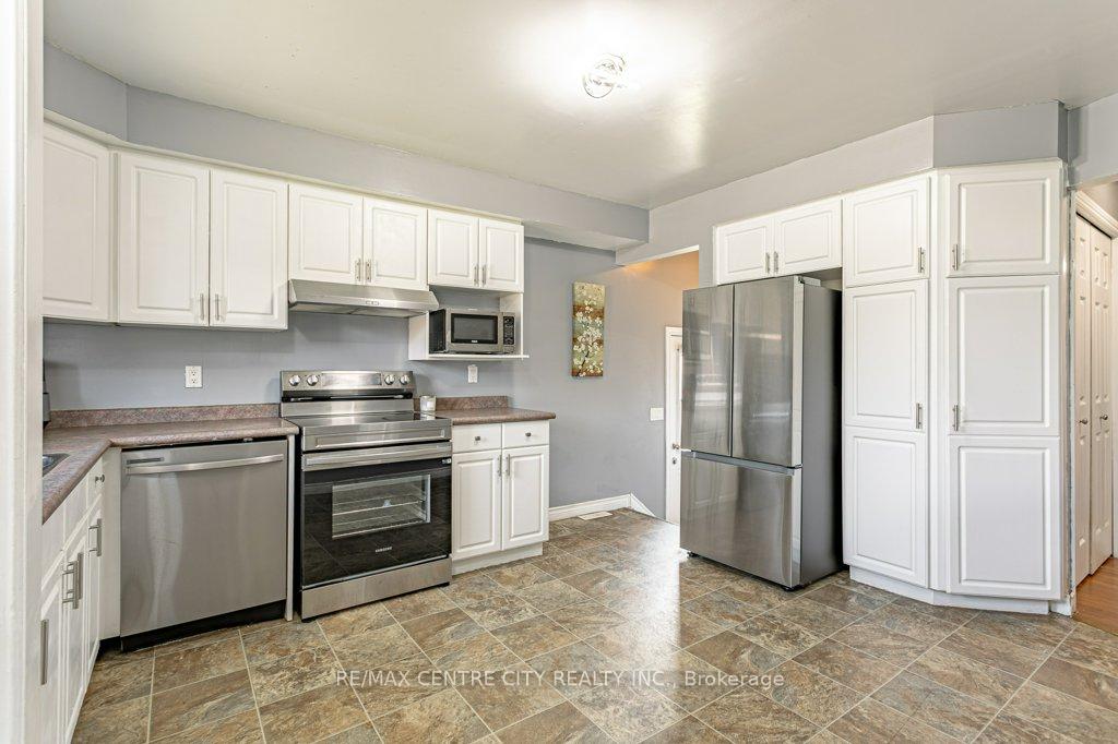 Photo 3 of 65 Edward Street, St. Thomas — HOMEH