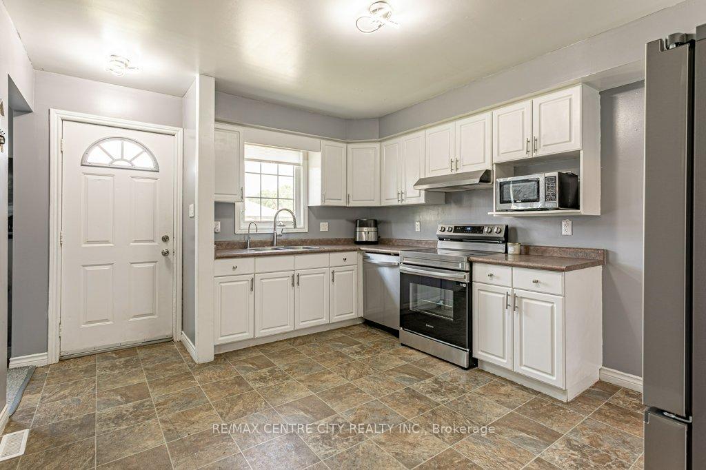 Photo 4 of 65 Edward Street, St. Thomas — HOMEH