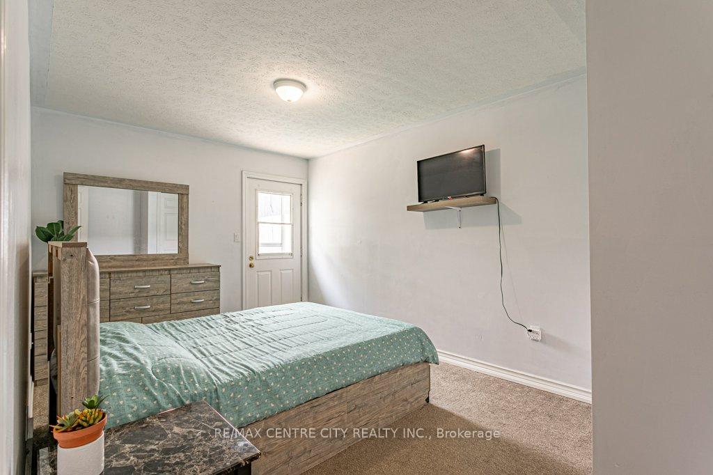 Photo 10 of 65 Edward Street, St. Thomas — HOMEH