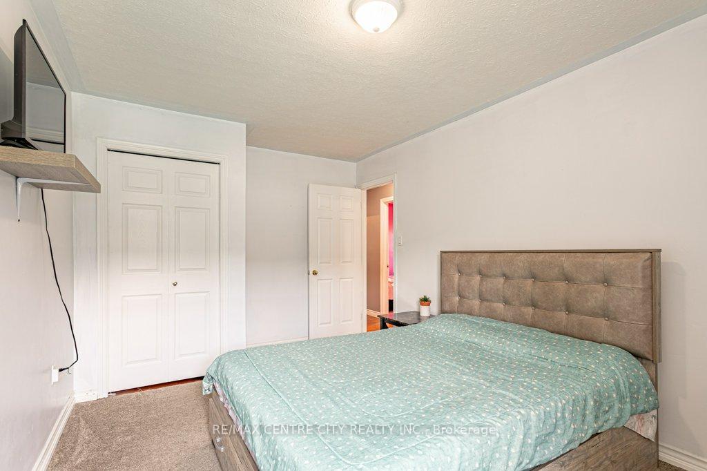 Photo 11 of 65 Edward Street, St. Thomas — HOMEH