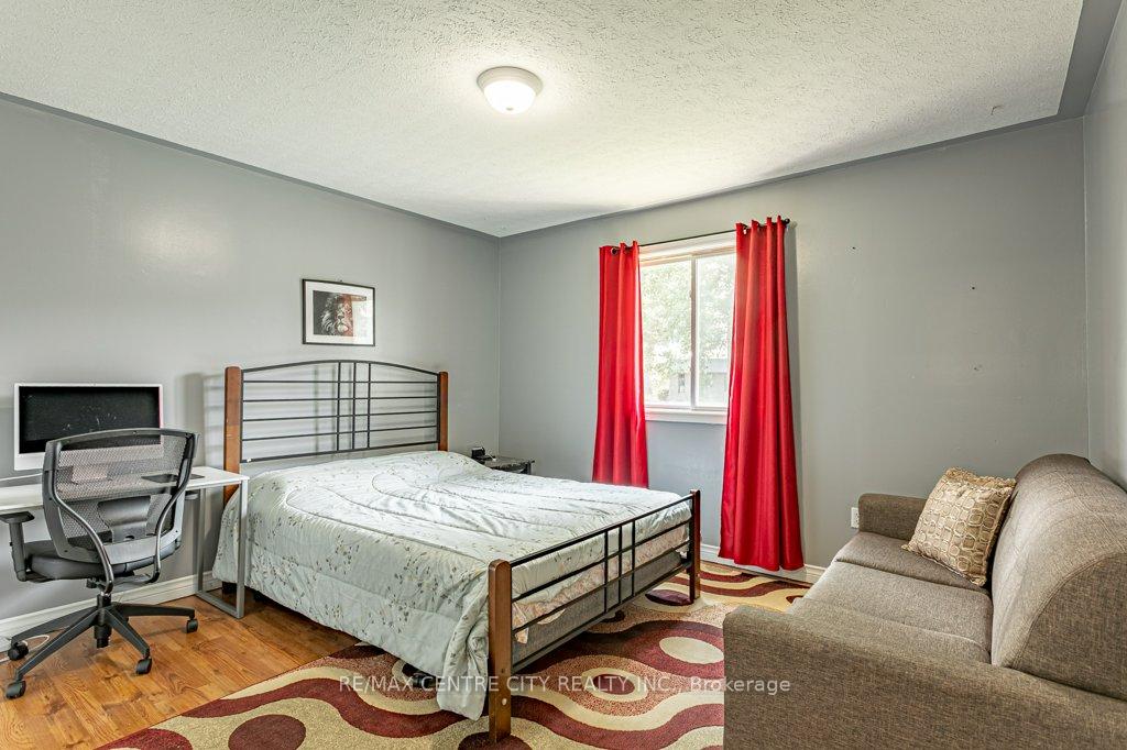 Photo 12 of 65 Edward Street, St. Thomas — HOMEH