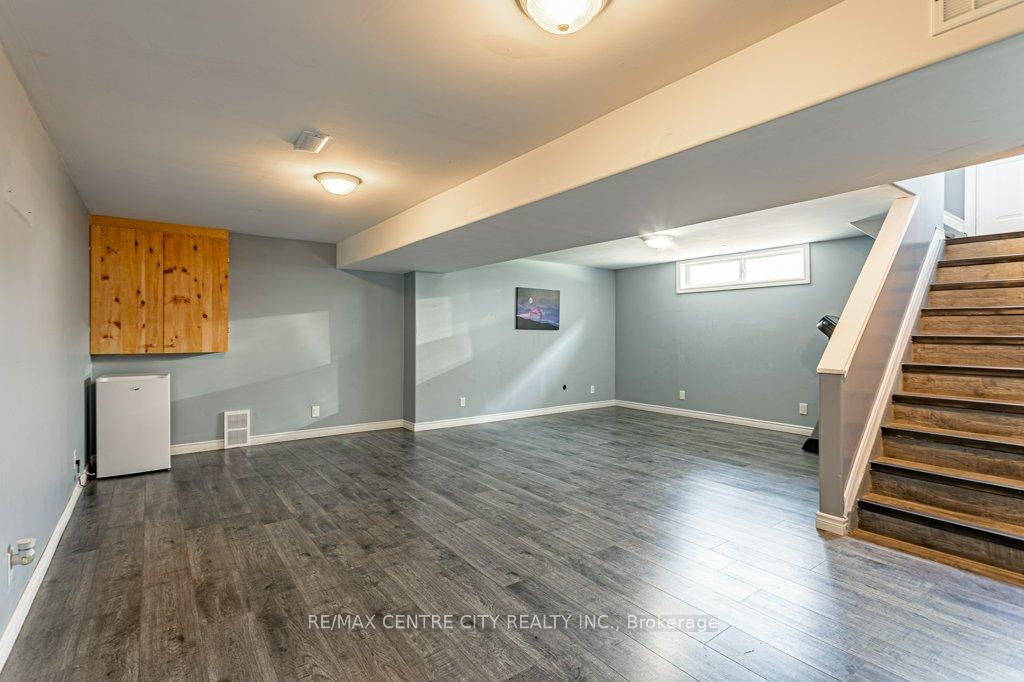 Photo 14 of 65 Edward Street, St. Thomas — HOMEH