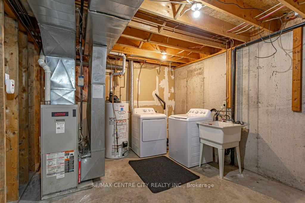 Photo 17 of 65 Edward Street, St. Thomas — HOMEH