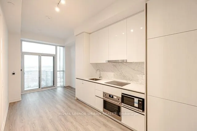 Photo 2 of Unit 3608, 8 Interchange Way, Vaughan, Vaughan Corporate Centre — HOMEH