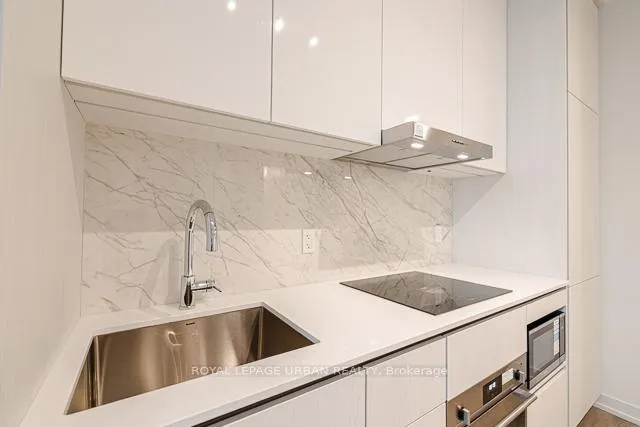 Photo 4 of Unit 3608, 8 Interchange Way, Vaughan, Vaughan Corporate Centre — HOMEH
