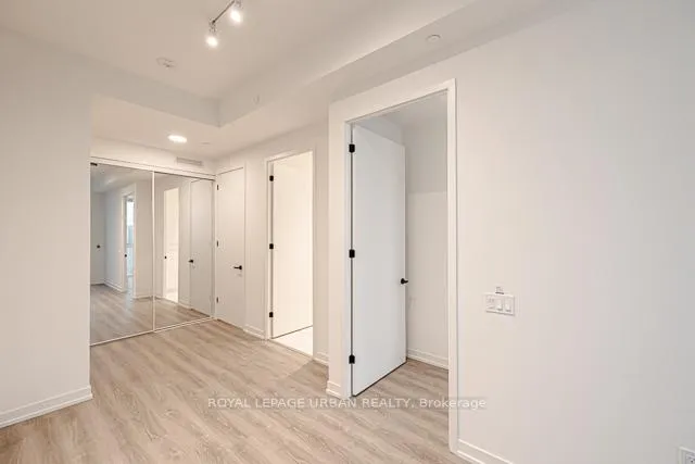 Photo 5 of Unit 3608, 8 Interchange Way, Vaughan, Vaughan Corporate Centre — HOMEH
