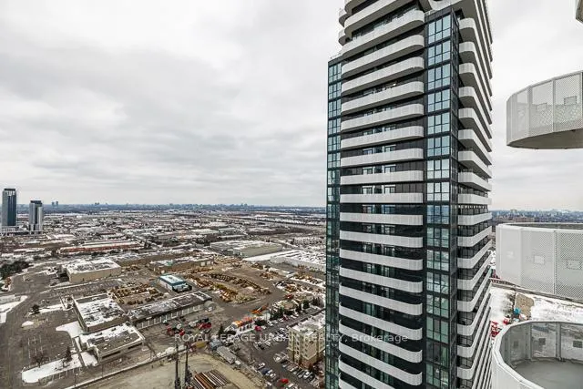 Photo 13 of Unit 3608, 8 Interchange Way, Vaughan, Vaughan Corporate Centre — HOMEH