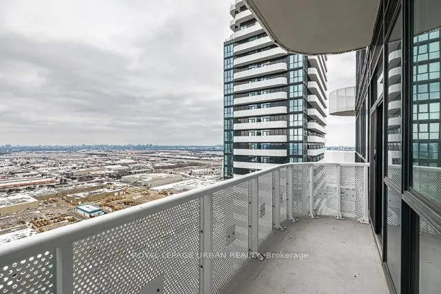 Photo 16 of Unit 3608, 8 Interchange Way, Vaughan, Vaughan Corporate Centre — HOMEH