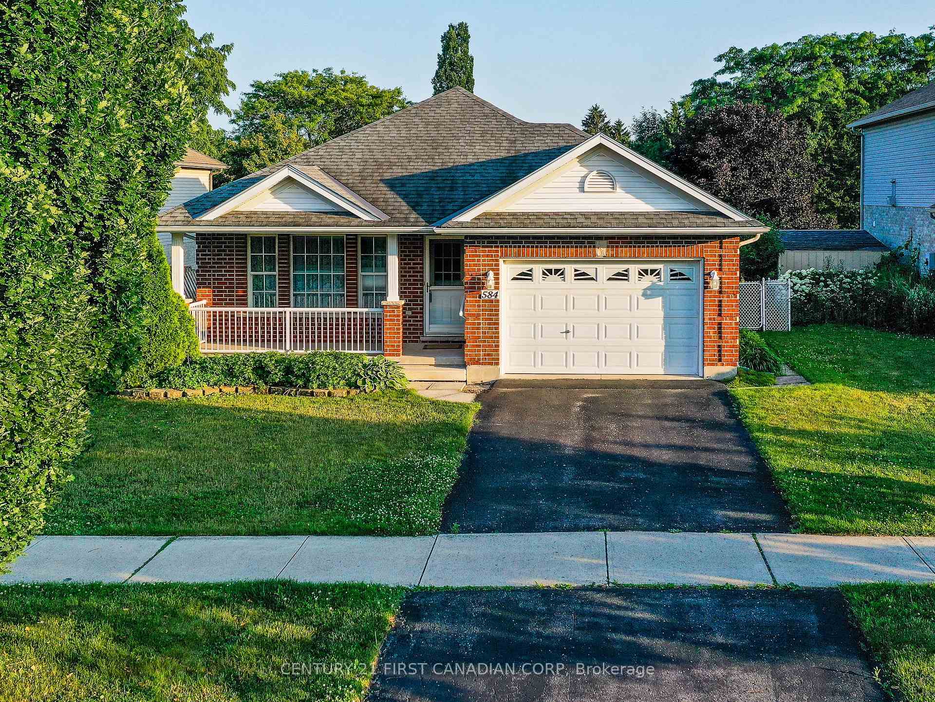 Photo 1 of 584 Wellington Street, St. Thomas — HOMEH
