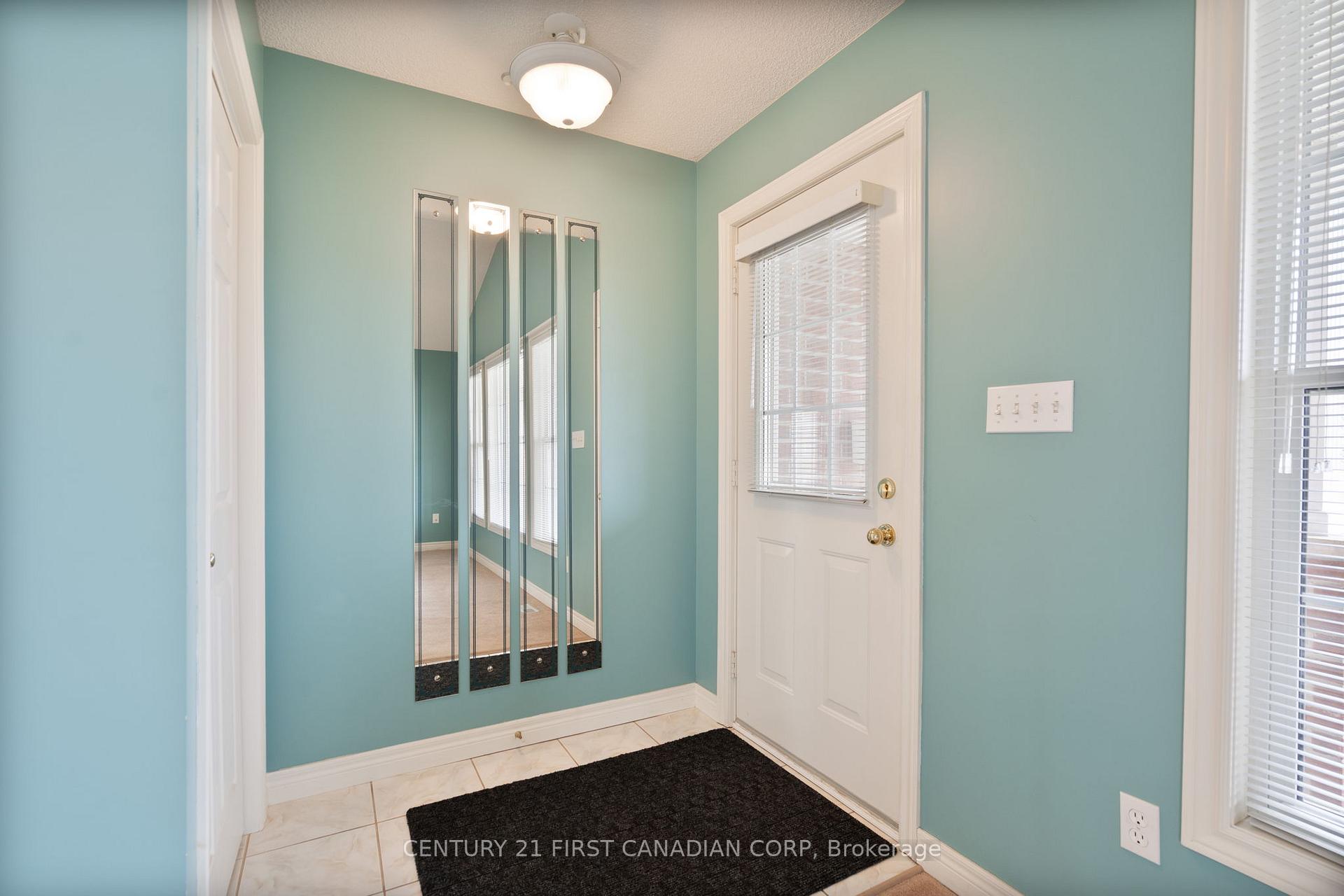 Photo 5 of 584 Wellington Street, St. Thomas — HOMEH