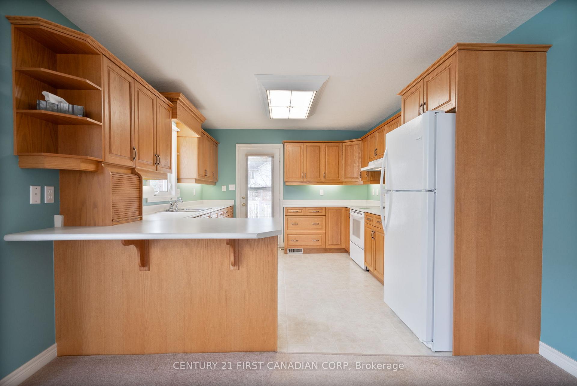 Photo 9 of 584 Wellington Street, St. Thomas — HOMEH