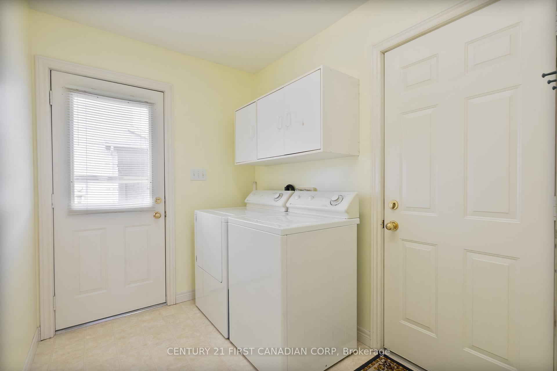 Photo 13 of 584 Wellington Street, St. Thomas — HOMEH