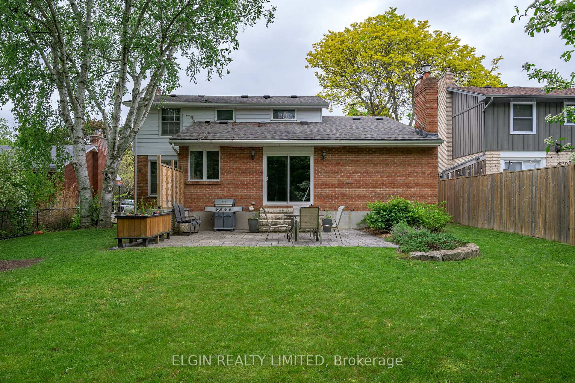 Photo 3 of 17 Glanworth Avenue, St. Thomas — HOMEH