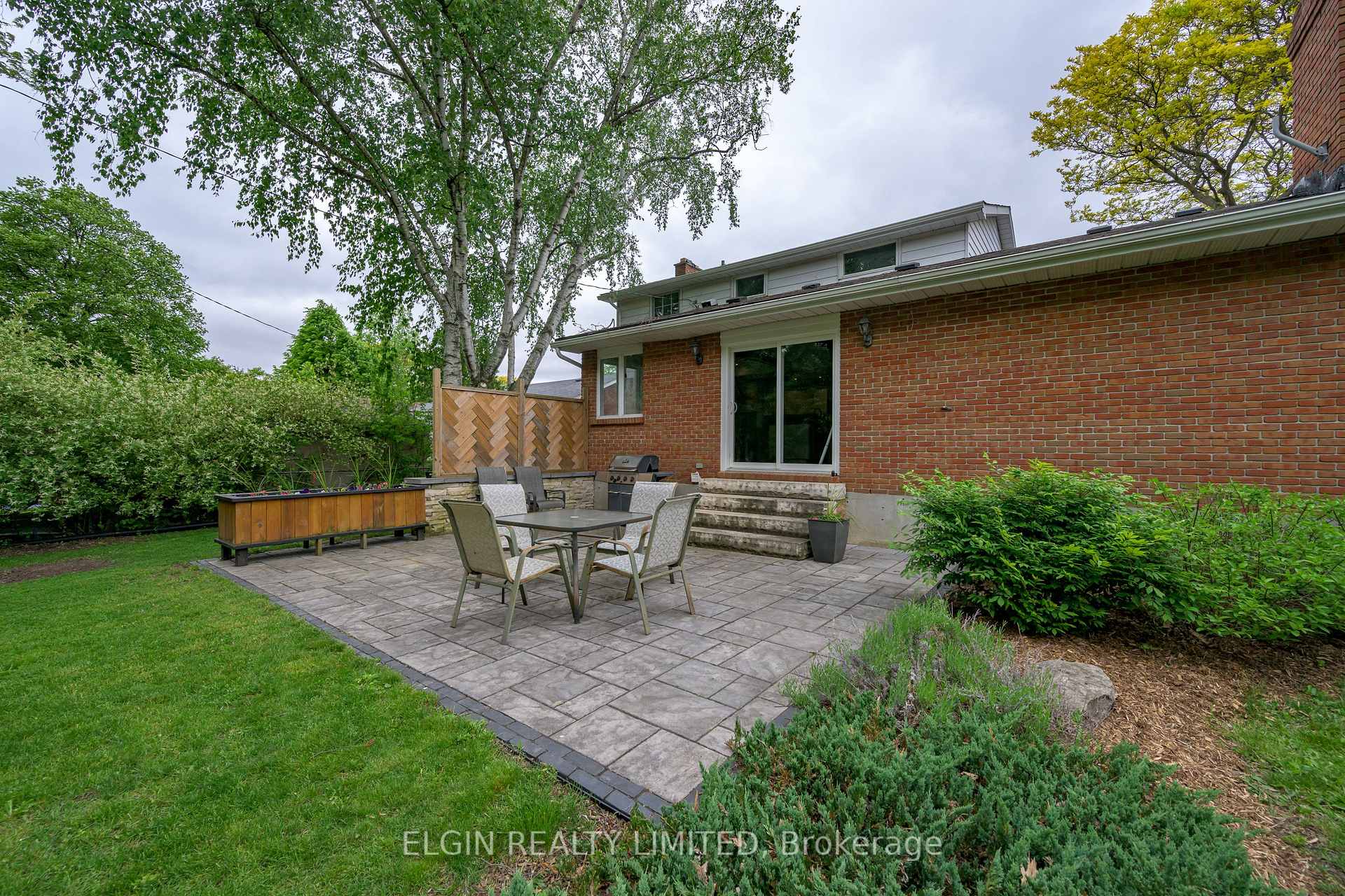 Photo 4 of 17 Glanworth Avenue, St. Thomas — HOMEH