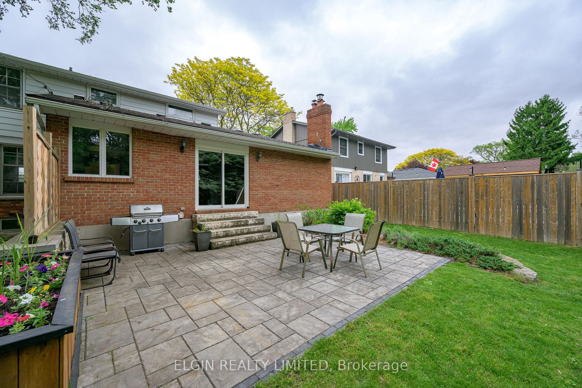 Photo 5 of 17 Glanworth Avenue, St. Thomas — HOMEH
