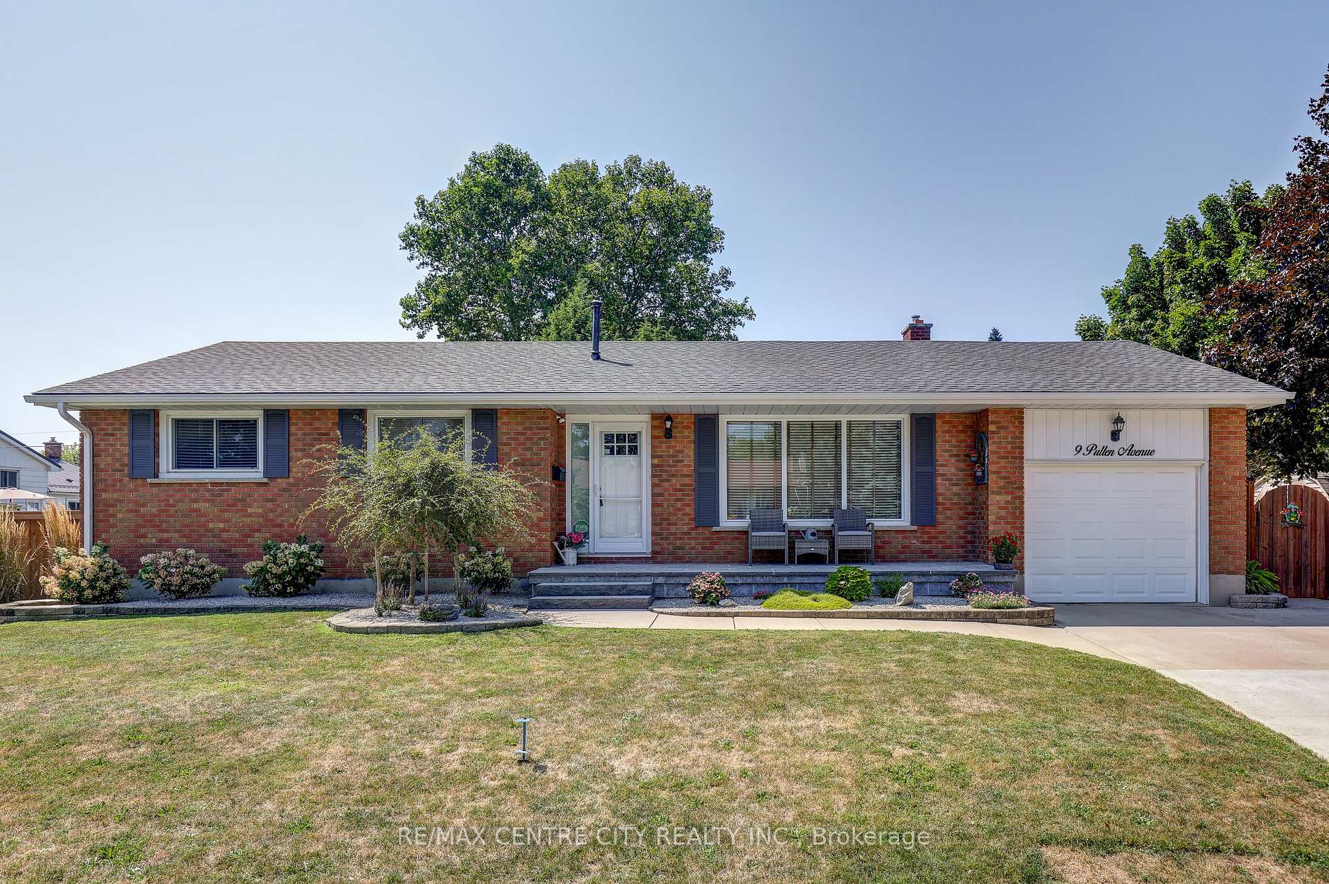 Photo 2 of 9 Pullen Avenue, St. Thomas — HOMEH