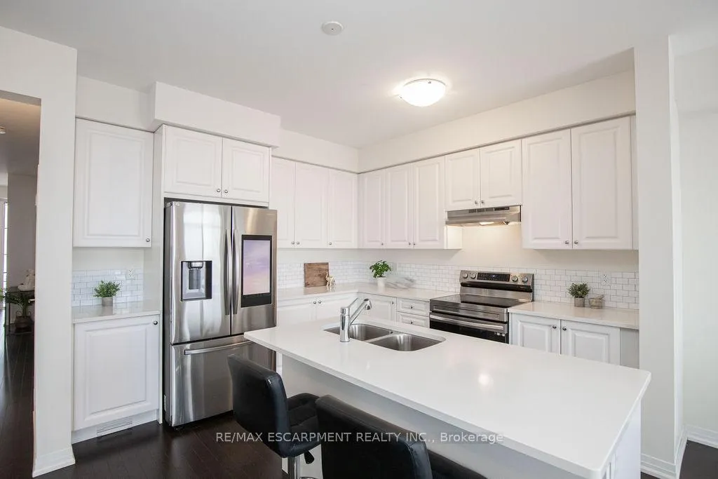 Photo 11 of 66 Freedom Crescent, Hamilton, Airport Employment Area — HOMEH