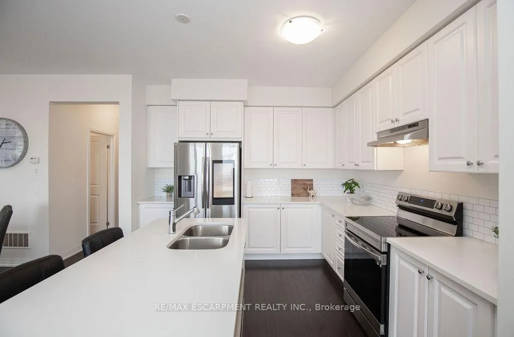 Photo 12 of 66 Freedom Crescent, Hamilton, Airport Employment Area — HOMEH