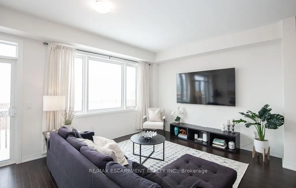 Photo 14 of 66 Freedom Crescent, Hamilton, Airport Employment Area — HOMEH