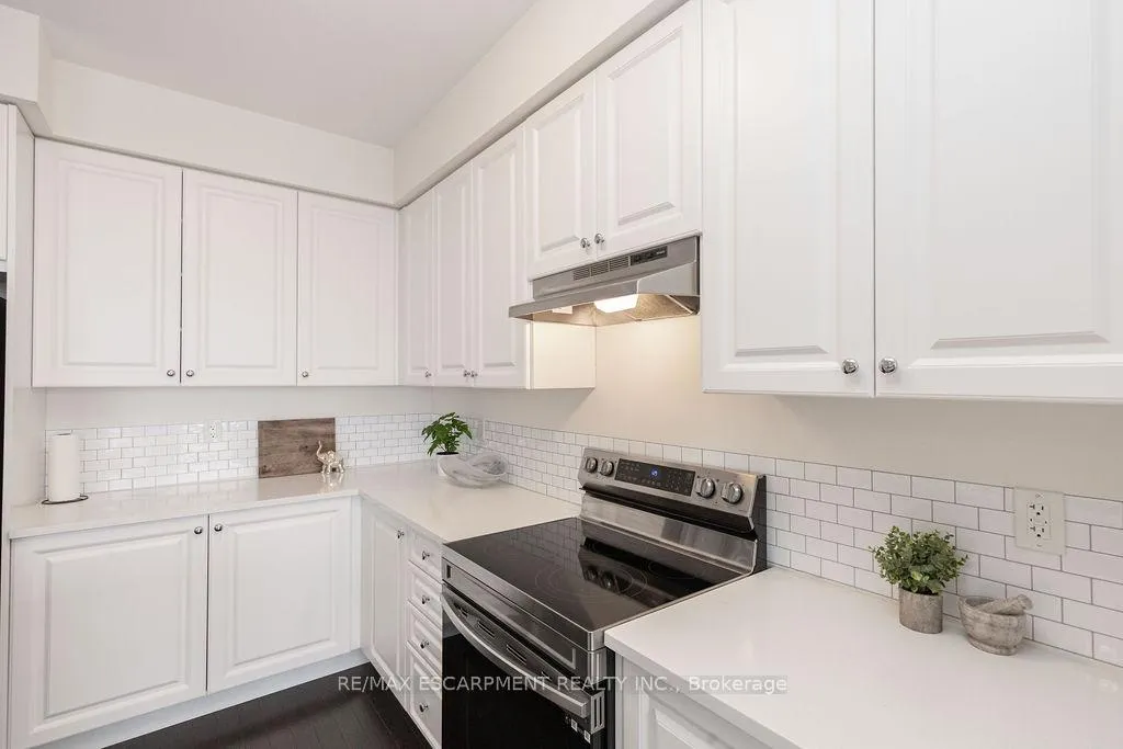 Photo 22 of 66 Freedom Crescent, Hamilton, Airport Employment Area — HOMEH