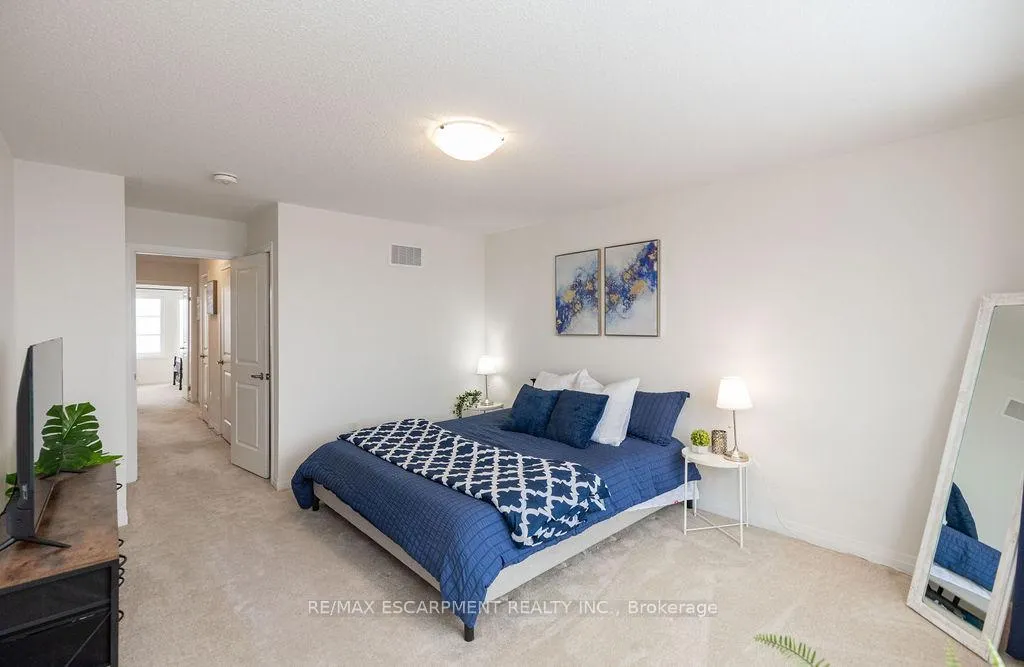 Photo 36 of 66 Freedom Crescent, Hamilton, Airport Employment Area — HOMEH