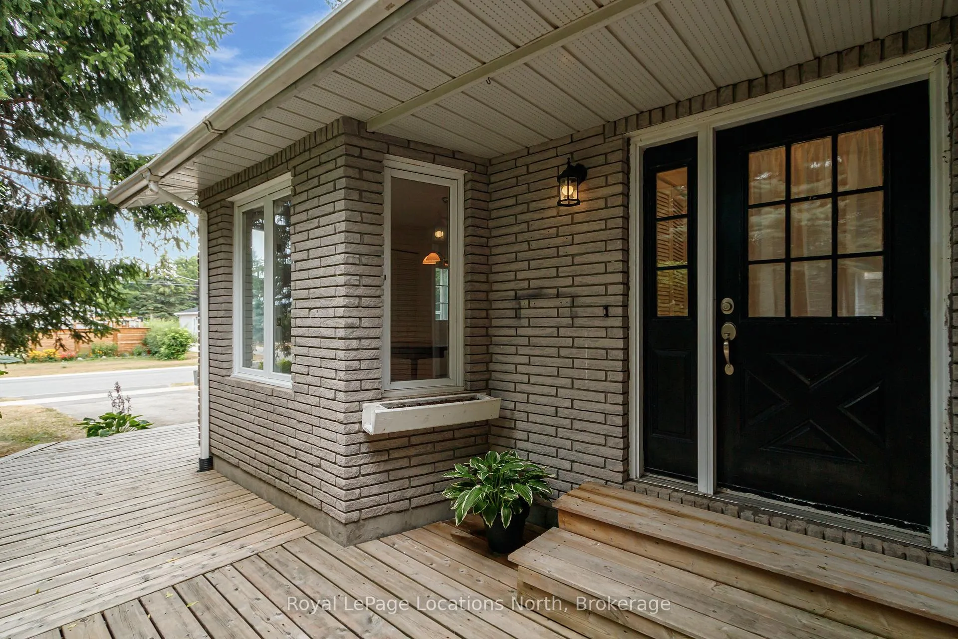 Photo 2 of 399 Spruce Street, Collingwood — HOMEH