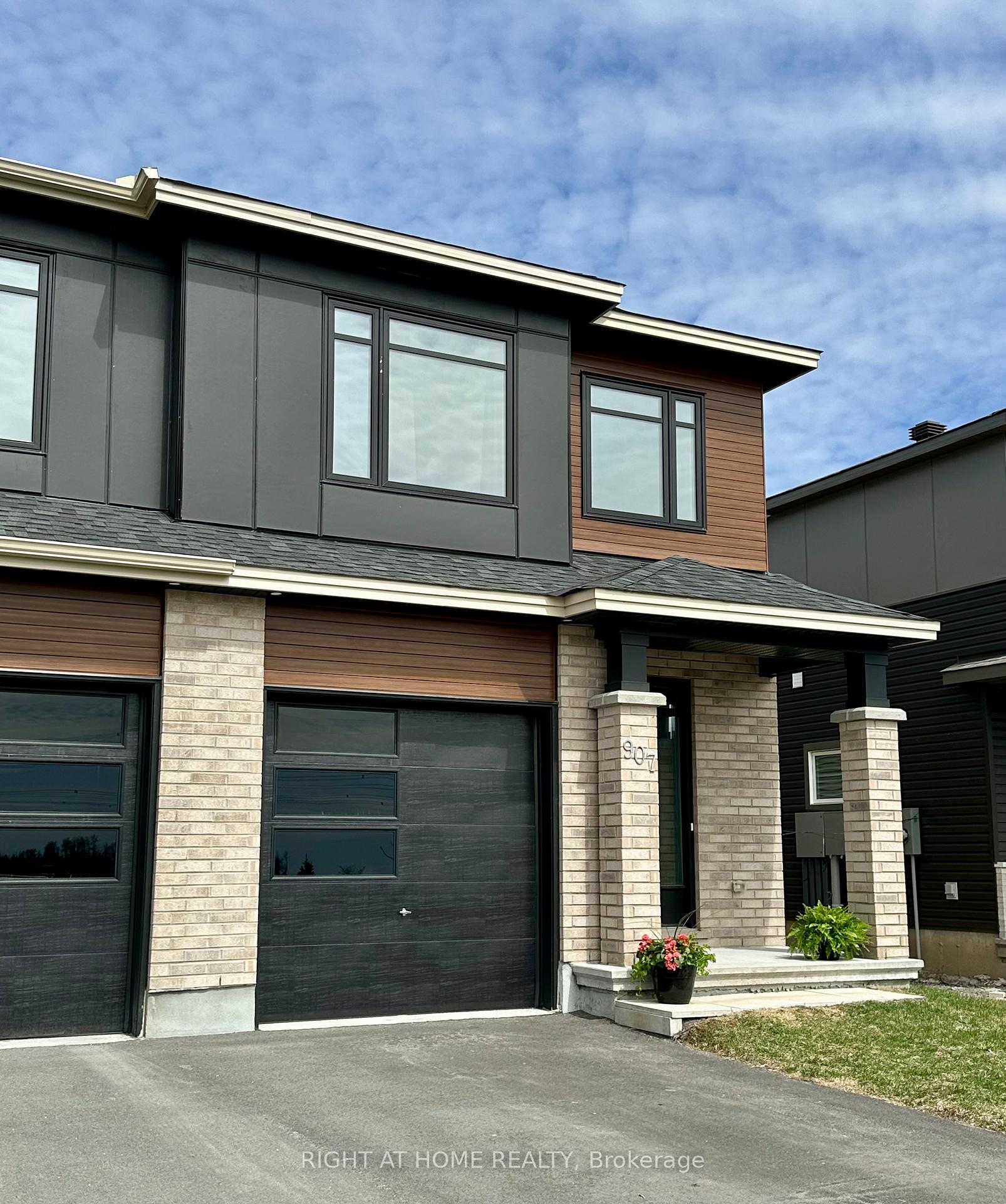 Photo 1 of 907 Orvieto Way, Ottawa, Remainder of Stittsville & Area — HOMEH