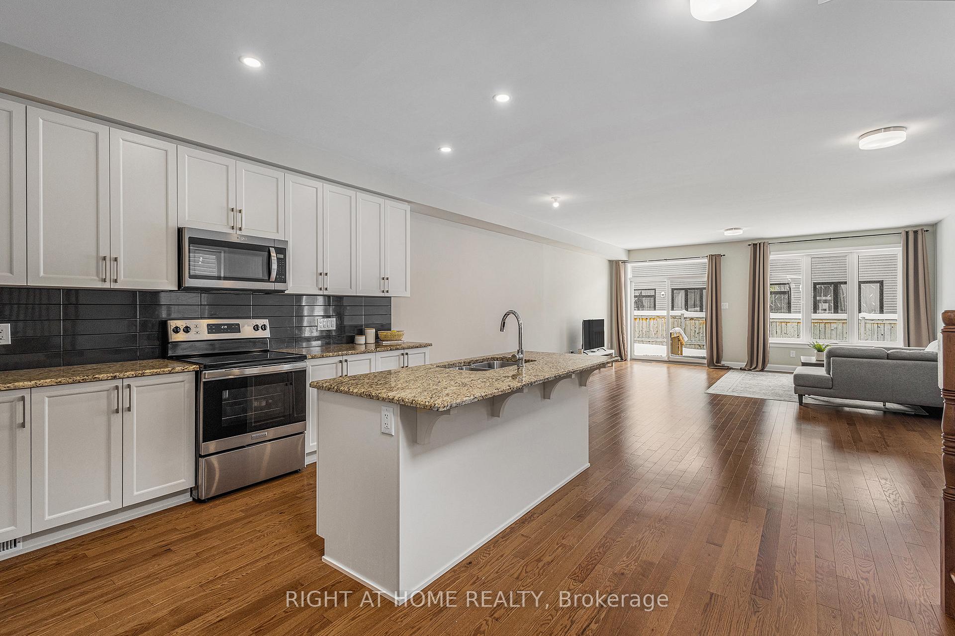 Photo 6 of 907 Orvieto Way, Ottawa, Remainder of Stittsville & Area — HOMEH