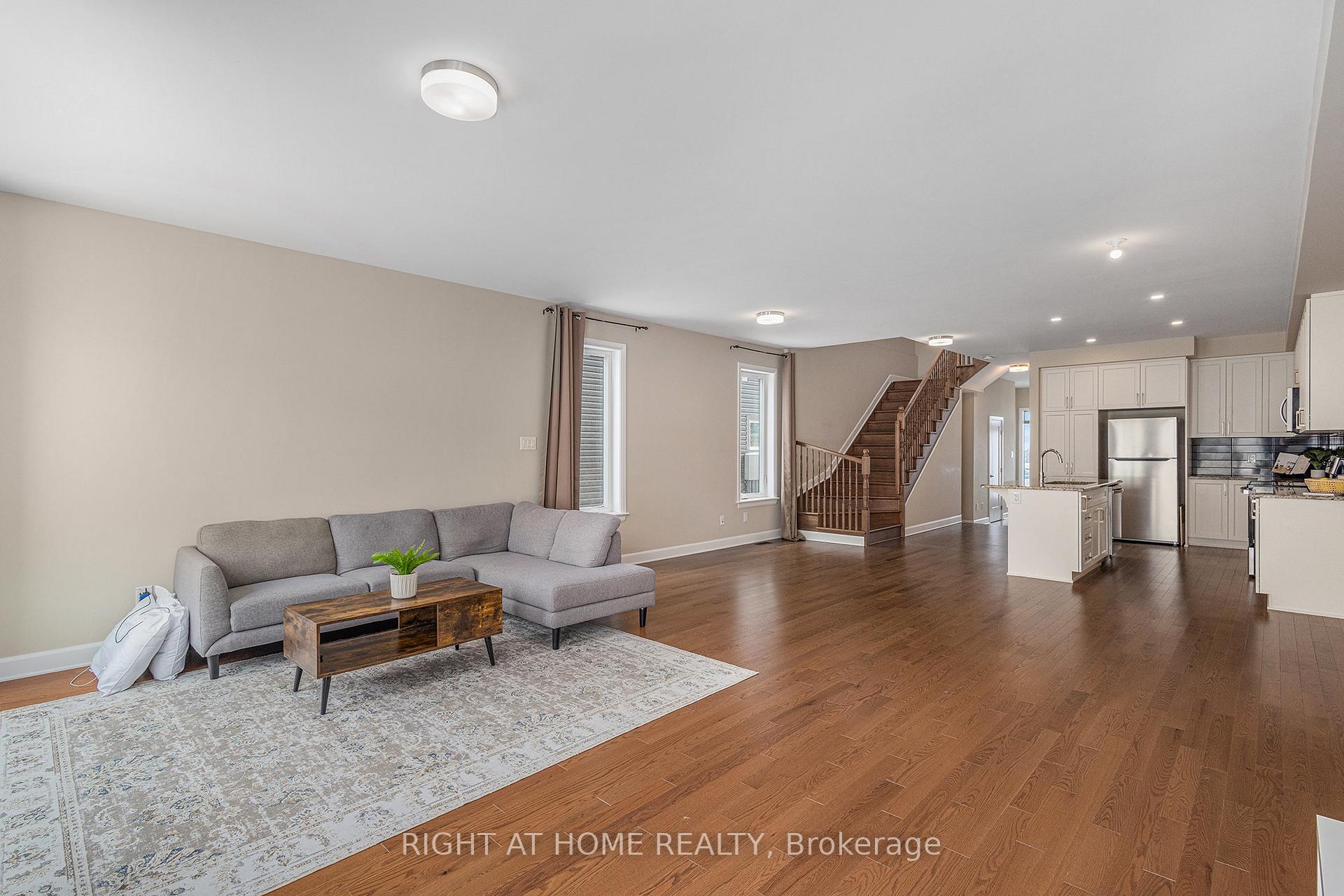 Photo 10 of 907 Orvieto Way, Ottawa, Remainder of Stittsville & Area — HOMEH