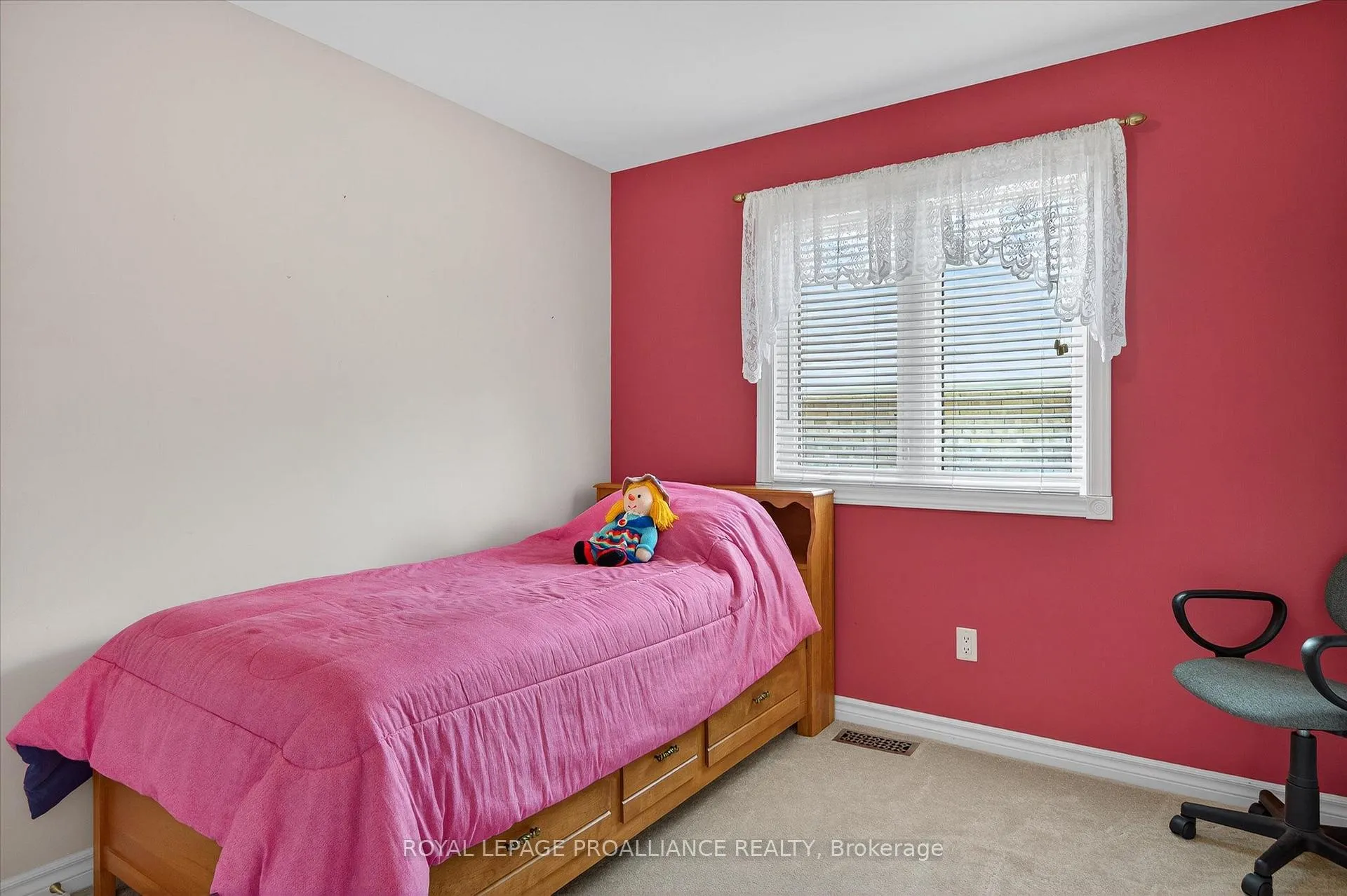 Photo 278 of 337 Bianco Crescent, Peterborough, Monaghan Ward 2 — HOMEH